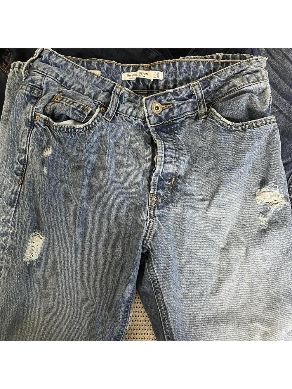Jean Bundle - Picture 2 of 5
